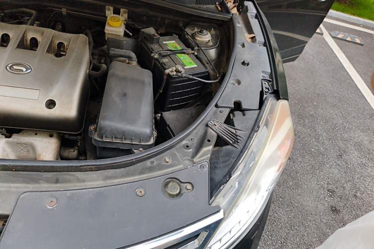 Used GAC Trumpchi GS5 2012 2.0L Automatic Two-Wheel Drive Luxury Edition Engine Bay Left