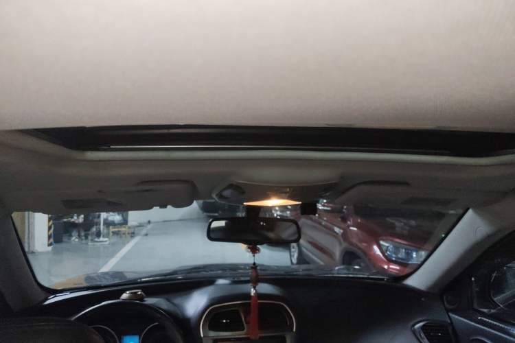 Used GAC Trumpchi GS5 2012 2.0L Manual Two-Wheel-Drive Anniversary Limited Edition Headliner