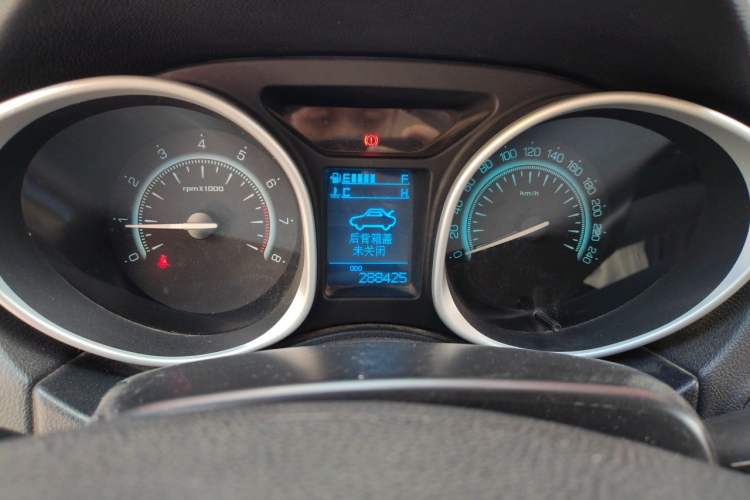 Used GAC Trumpchi GS5 2012 2.0L Manual Two-Wheel Drive Elite ESP Version Instrument Cluster