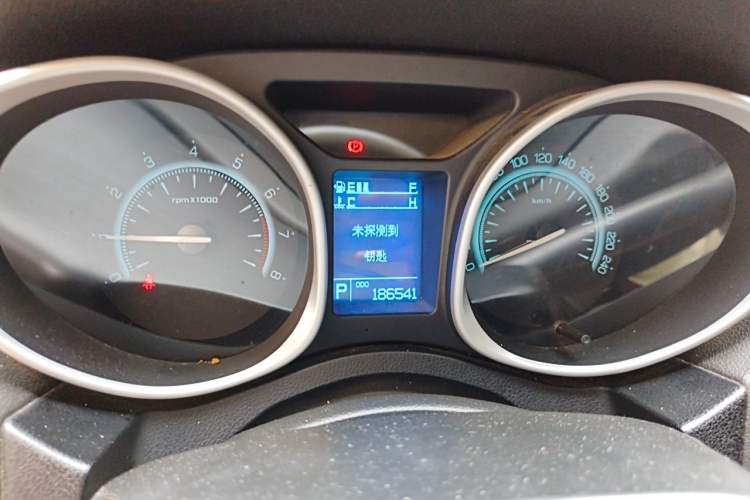 Used GAC Trumpchi GS5 2012 2.0L Automatic Two-Wheel Drive Luxury Edition Instrument Cluster