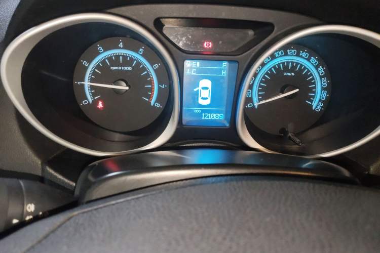 Used GAC Trumpchi GS5 2012 2.0L Manual Two-Wheel-Drive Anniversary Limited Edition Odometer Close Up