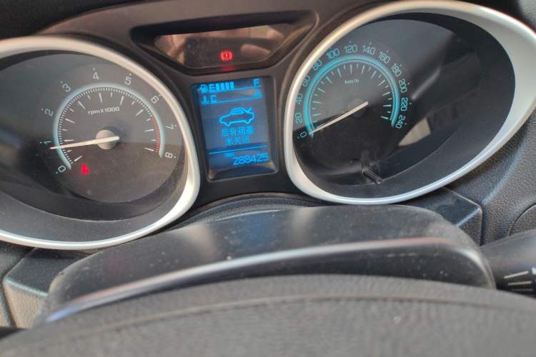 Used GAC Trumpchi GS5 2012 2.0L Manual Two-Wheel Drive Elite ESP Version Odometer Close Up