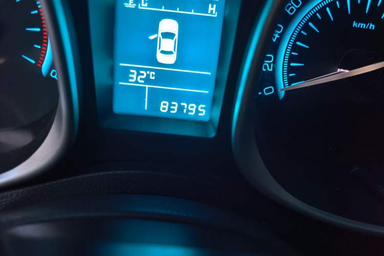 Used GAC Trumpchi GS5 2012 2.0L Manual Two-Wheel Drive Elite Edition Odometer Close Up