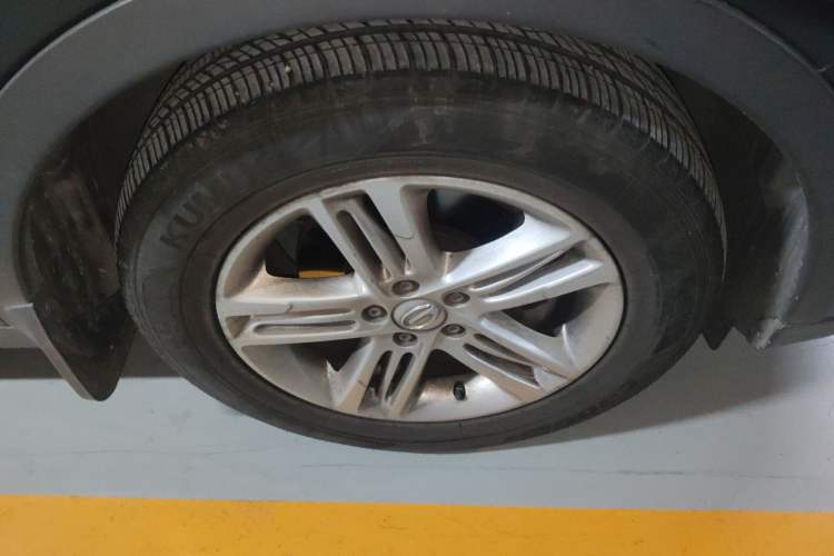 Used GAC Trumpchi GS5 2012 2.0L Manual Two-Wheel-Drive Anniversary Limited Edition Right Front Wheel Hub