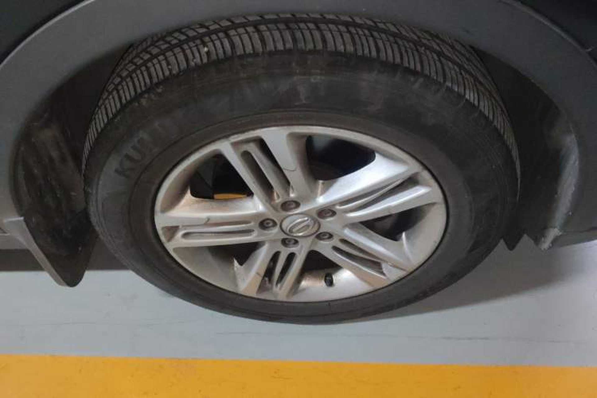 Used GAC Trumpchi GS5 2012 2.0L Manual Two-Wheel-Drive Anniversary Limited Edition Right Front Wheel Hub