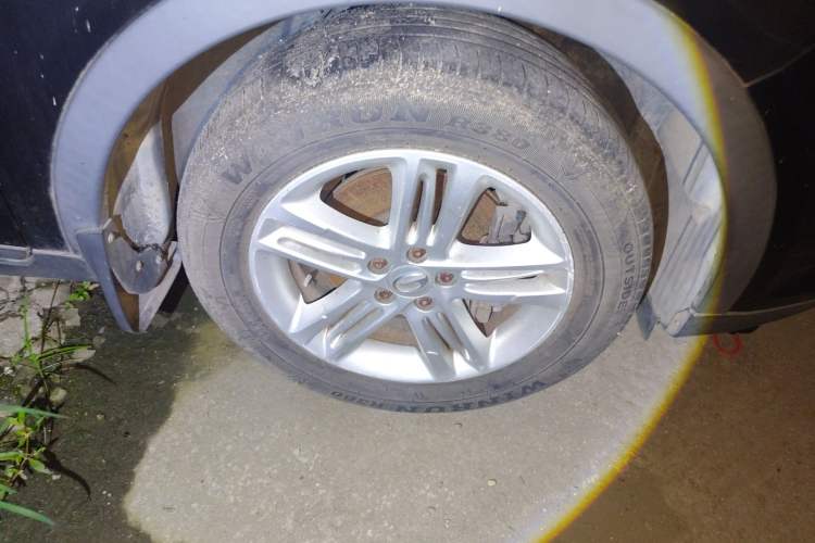 Used GAC Trumpchi GS5 2012 2.0L Manual Two-Wheel-Drive Anniversary Limited Edition Right Front Wheel Hub