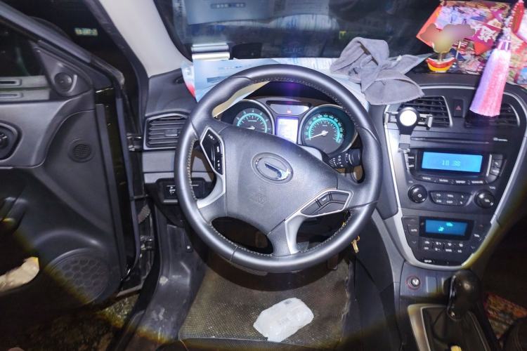 Used GAC Trumpchi GS5 2012 2.0L Manual Two-Wheel-Drive Anniversary Limited Edition Steering Wheel