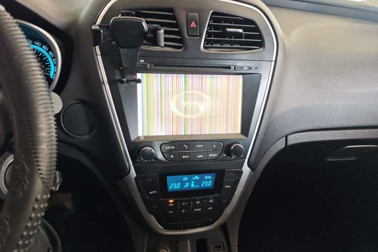 Used GAC Trumpchi GS5 2012 2.0L Manual Two-Wheel Drive Comfort Edition Audio And AC Panel
