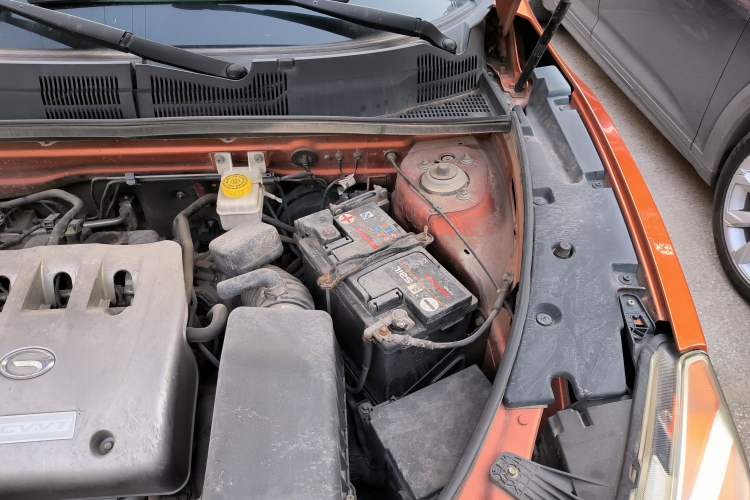 Used GAC Trumpchi GS5 2012 2.0L Automatic Two-Wheel Drive Anniversary Edition Engine Bay Left