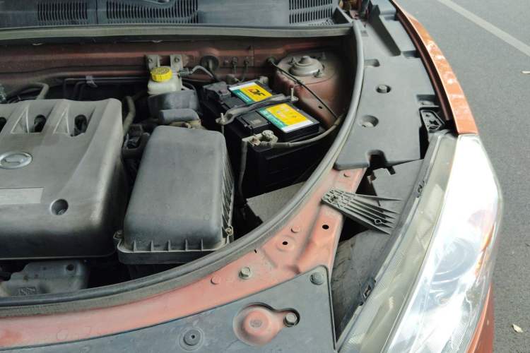 Used GAC Trumpchi GS5 2012 2.0L Automatic Two-Wheel Drive Anniversary Edition Engine Bay Left