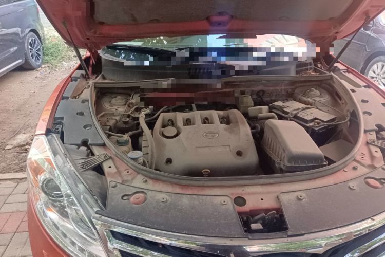 Used GAC Trumpchi GS5 2012 2.0L Automatic Two-Wheel Drive Elite Edition Engine Bay Right