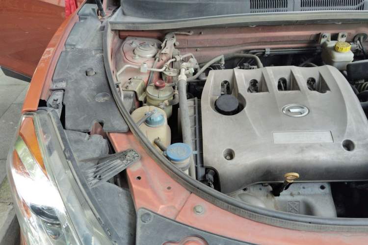Used GAC Trumpchi GS5 2012 2.0L Automatic Two-Wheel Drive Anniversary Edition Engine Bay Right