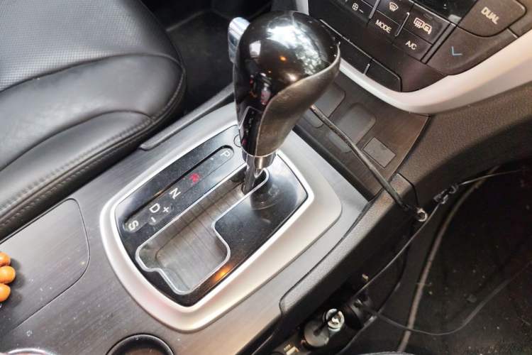 Used GAC Trumpchi GS5 2012 2.0L Automatic Two-Wheel Drive Anniversary Edition Gear Lever