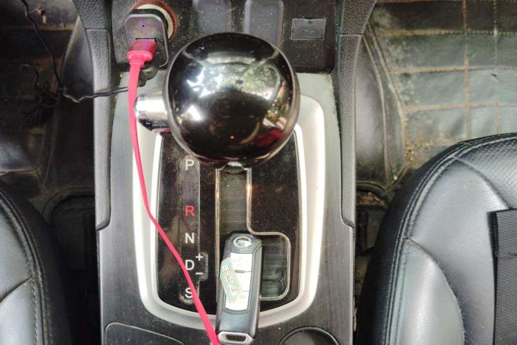 Used GAC Trumpchi GS5 2012 2.0L Automatic Two-Wheel Drive Anniversary Edition Gear Lever