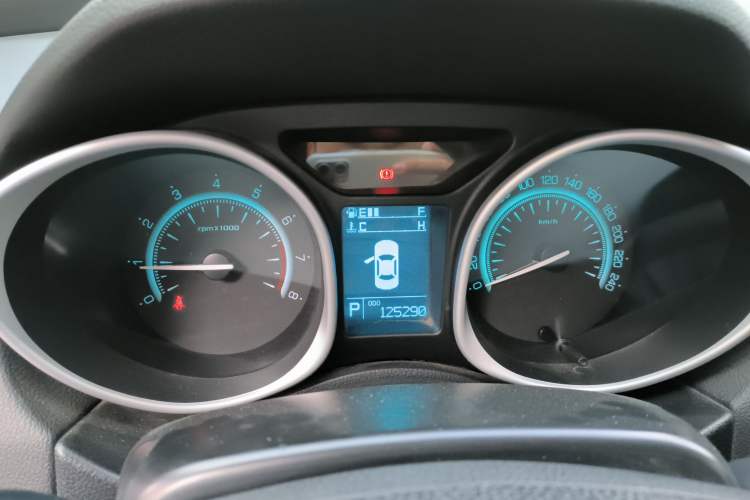 Used GAC Trumpchi GS5 2012 2.0L Automatic Two-Wheel Drive Anniversary Edition Instrument Cluster