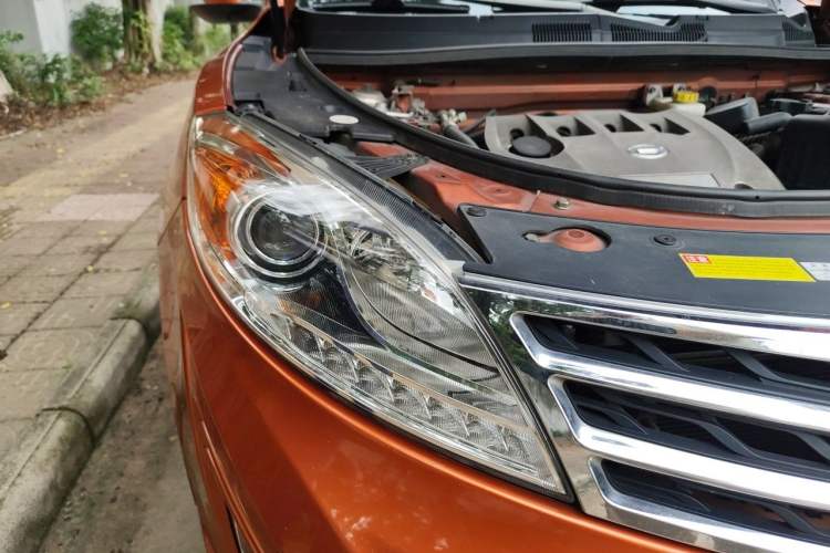 Used GAC Trumpchi GS5 2012 2.0L Automatic Two-Wheel Drive Anniversary Edition Right Front Headlight