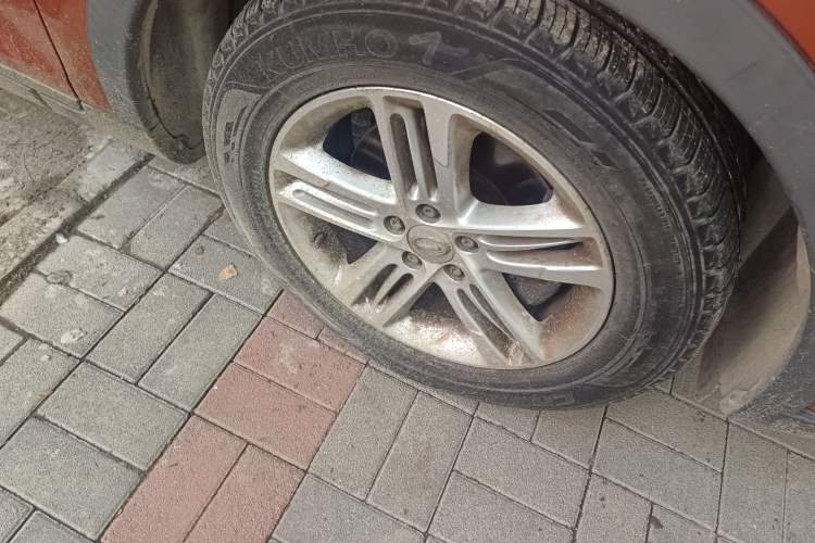 Used GAC Trumpchi GS5 2012 2.0L Automatic Two-Wheel Drive Elite Edition Right Front Wheel Hub