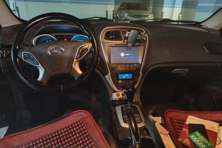 Used GAC Trumpchi GS5 2012 2.0L Automatic Two-Wheel Drive Anniversary Edition Center Console