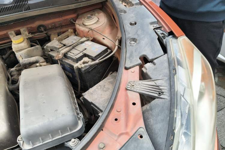 Used GAC Trumpchi GS5 2012 2.0L Manual Two-Wheel Drive Comfort Edition Engine Bay Left