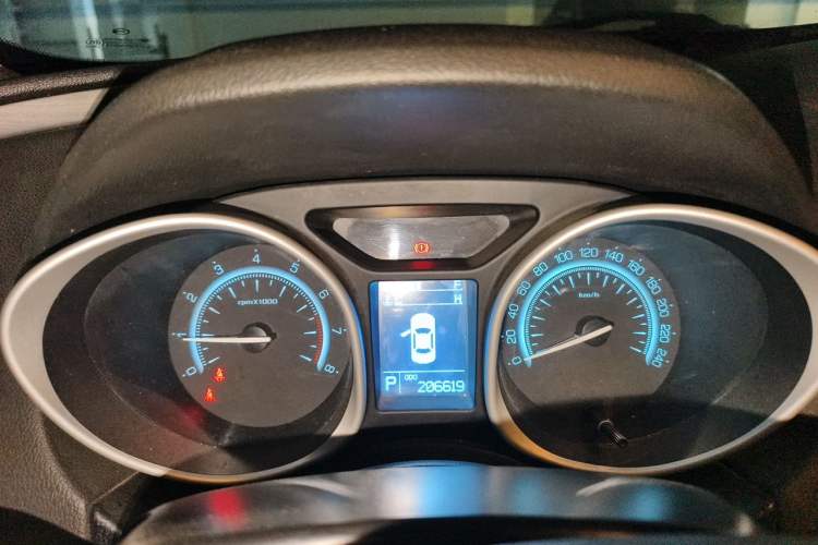 Used GAC Trumpchi GS5 2012 2.0L Automatic Two-Wheel Drive Anniversary Edition Instrument Cluster