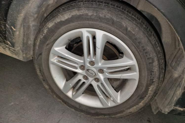 Used GAC Trumpchi GS5 2012 2.0L Automatic Two-Wheel Drive Anniversary Edition Right Front Wheel Hub