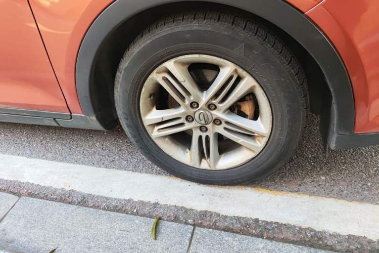 Used GAC Trumpchi GS5 2012 2.0L Automatic Two-Wheel Drive Anniversary Edition Right Front Wheel Hub