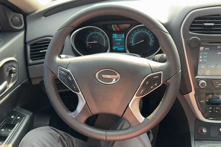 Used GAC Trumpchi GS5 2012 2.0L Automatic Two-Wheel Drive Anniversary Edition Steering Wheel
