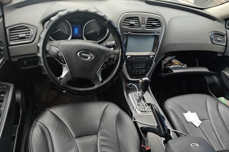 Used GAC Trumpchi GS5 2012 2.0L Automatic Two-Wheel Drive Anniversary Edition Center Console