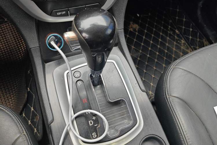 Used GAC Trumpchi GS5 2012 2.0L Automatic Two-Wheel Drive Anniversary Edition Gear Lever