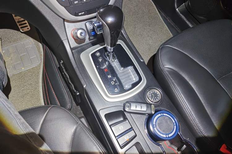 Used GAC Trumpchi GS5 2012 2.0L Automatic Two-Wheel Drive Luxury Edition Gear Lever