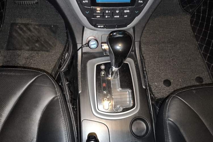 Used GAC Trumpchi GS5 2012 2.0L Automatic Two-Wheel Drive Anniversary Edition Gear Lever