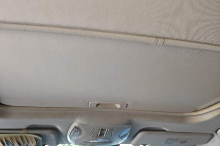 Used GAC Trumpchi GS5 2012 2.0L Manual Two-Wheel-Drive Anniversary Limited Edition Headliner