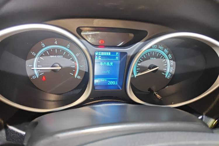 Used GAC Trumpchi GS5 2012 2.0L Automatic Two-Wheel Drive Luxury Edition Instrument Cluster