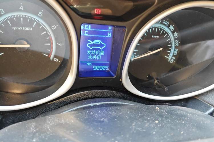 Used GAC Trumpchi GS5 2012 2.0L Manual Two-Wheel-Drive Anniversary Limited Edition Odometer Close Up