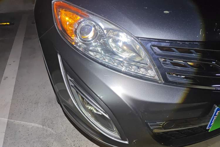 Used GAC Trumpchi GS5 2012 2.0L Automatic Two-Wheel Drive Luxury Edition Right Front Headlight