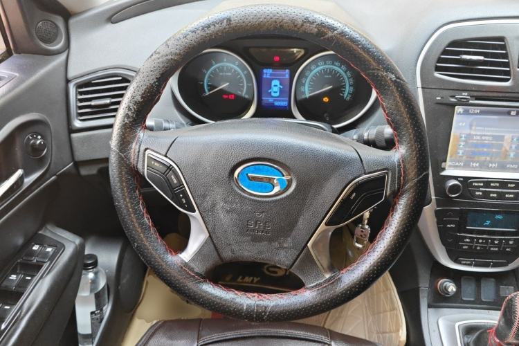 Used GAC Trumpchi GS5 2012 2.0L Manual Two-Wheel-Drive Anniversary Limited Edition Steering Wheel