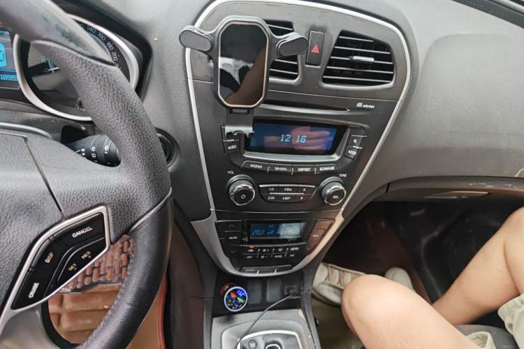 Used GAC Trumpchi GS5 2012 2.0L Automatic Two-Wheel Drive Anniversary Edition Audio And AC Panel