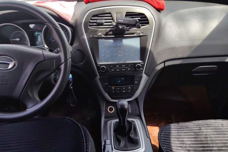 Used GAC Trumpchi GS5 2012 2.0L Manual Two-Wheel Drive Comfort Edition Audio And AC Panel