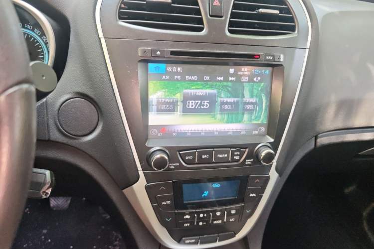 Used GAC Trumpchi GS5 2012 2.0L Manual Two-Wheel-Drive Anniversary Limited Edition Audio And AC Panel