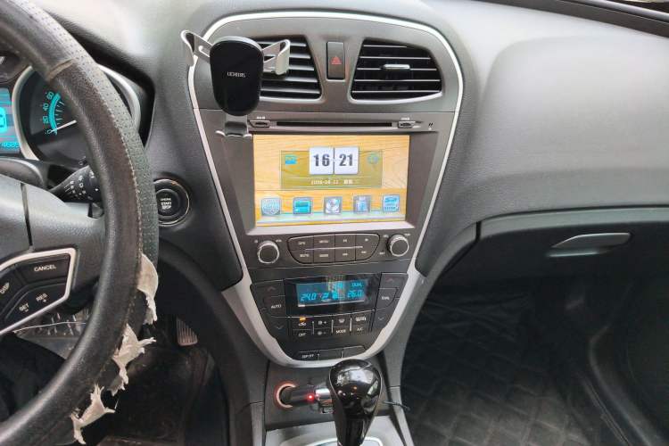 Used GAC Trumpchi GS5 2012 2.0L Automatic Two-Wheel Drive Anniversary Edition Audio And AC Panel