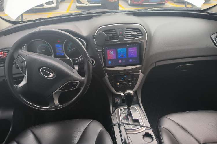 Used GAC Trumpchi GS5 2012 2.0L Automatic Two-Wheel Drive Anniversary Edition Center Console