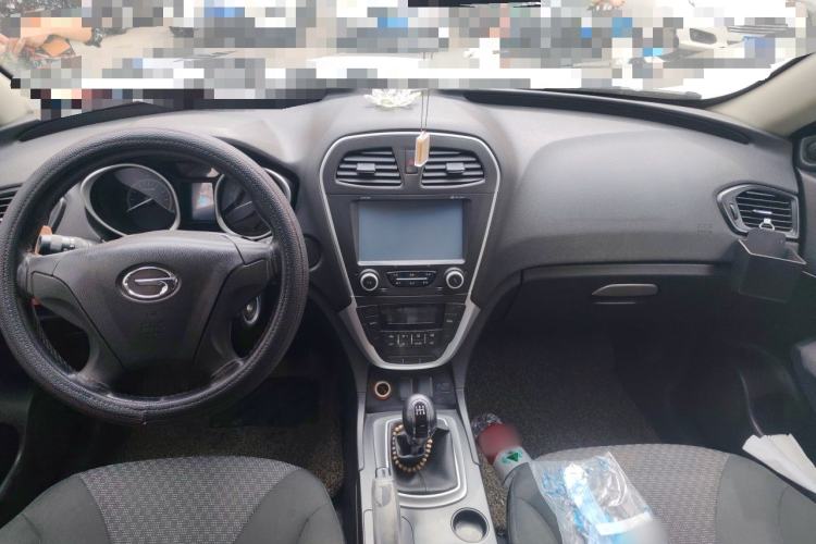 Used GAC Trumpchi GS5 2012 2.0L Manual Two-Wheel Drive Comfort Edition Center Console