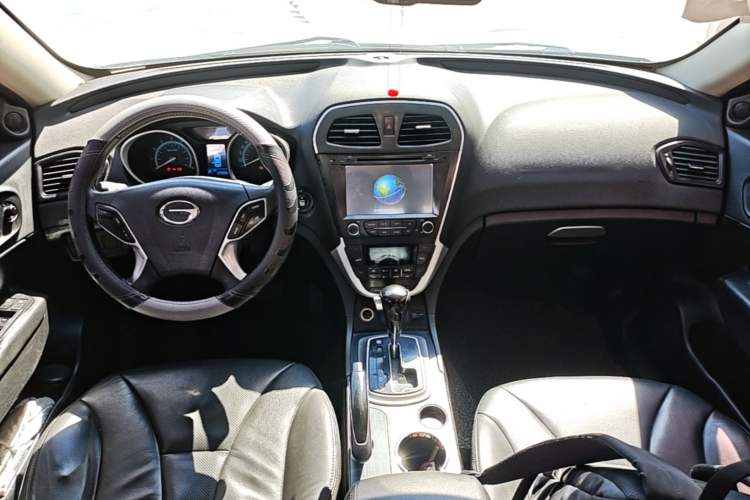 Used GAC Trumpchi GS5 2012 2.0L Automatic Two-Wheel Drive Anniversary Edition Center Console