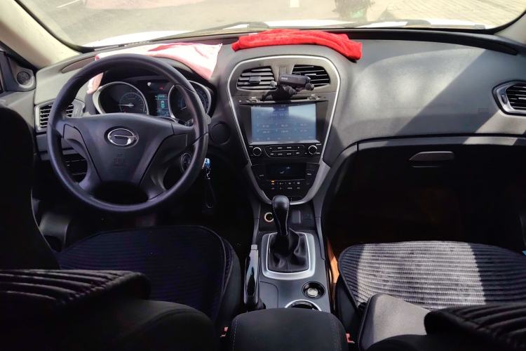 Used GAC Trumpchi GS5 2012 2.0L Manual Two-Wheel Drive Comfort Edition Center Console