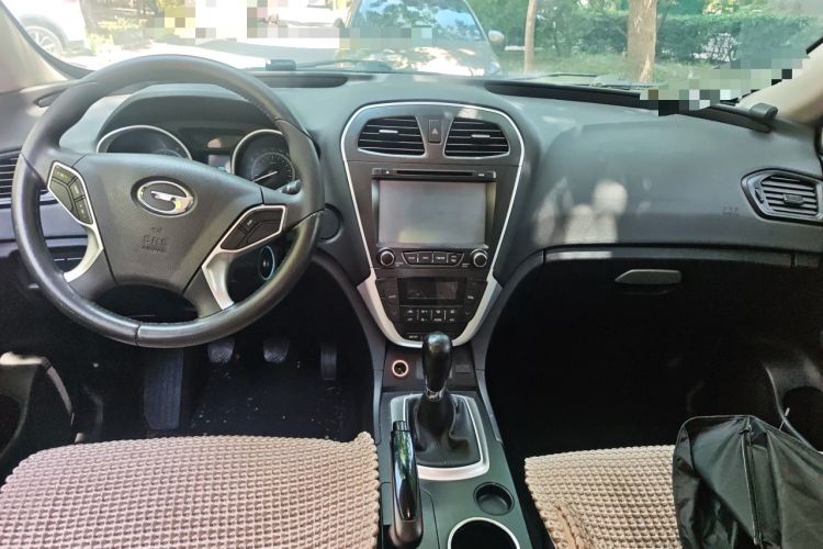 Used GAC Trumpchi GS5 2012 2.0L Manual Two-Wheel-Drive Anniversary Limited Edition Center Console