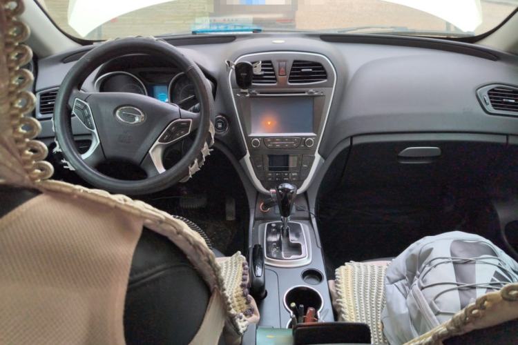 Used GAC Trumpchi GS5 2012 2.0L Automatic Two-Wheel Drive Anniversary Edition Center Console