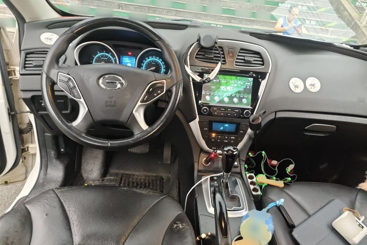 Used GAC Trumpchi GS5 2012 2.0L Automatic Two-Wheel Drive Anniversary Edition Center Console