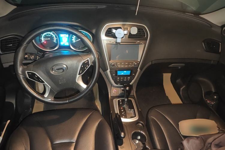 Used GAC Trumpchi GS5 2012 2.0L Automatic Two-Wheel Drive Anniversary Edition Center Console