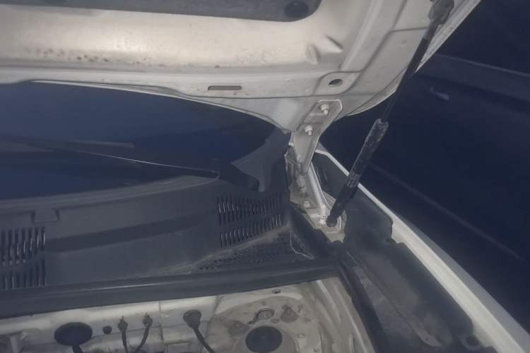 Used GAC Trumpchi GS5 2012 2.0L Manual Two-Wheel Drive Comfort Edition Engine Bay Left