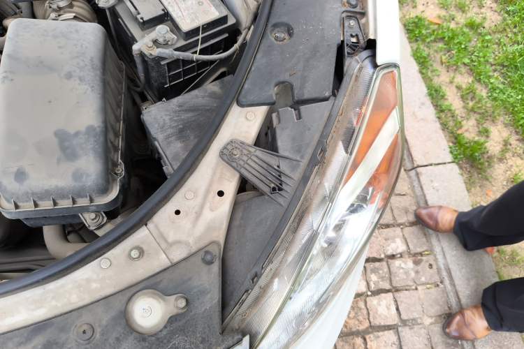 Used GAC Trumpchi GS5 2012 2.0L Automatic Two-Wheel Drive Anniversary Edition Engine Bay Left